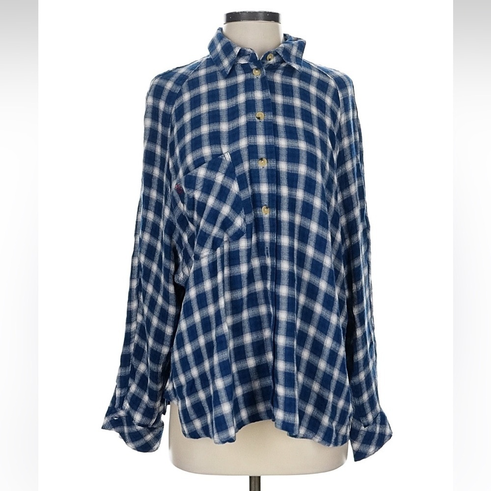 Urban Outfitters BDG Navy and Cream Plaid Shirt - Size M - EUC